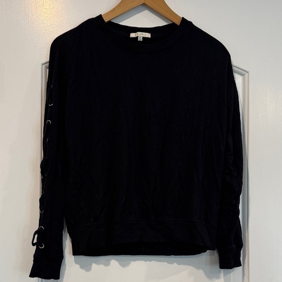 Z Supply Tops - Z Supply Black Long Lace-Up Sleeves Top Size XS
